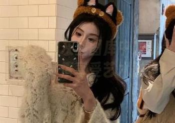 丽柜 – 在琳达的灰丝图库中发现灵感：高质量下载，尽情享受艺术碰撞！.txt
