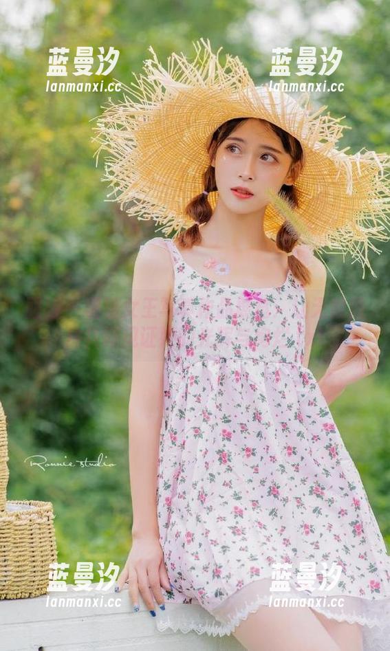 丽柜 - 璐璐女王写真作品展览：让无数照片共同见证她的光辉与绚烂.txt