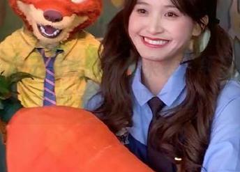 丽柜 – 英子兔女郎写真来袭，领取您的免费绝美照片吧！.txt