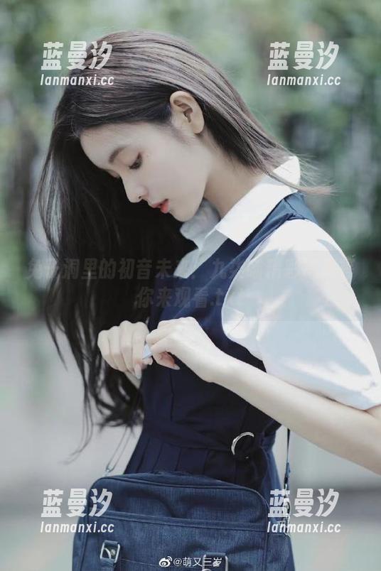 兔子洞里的初音未来：九柒喵精彩写真等你来观看.txt