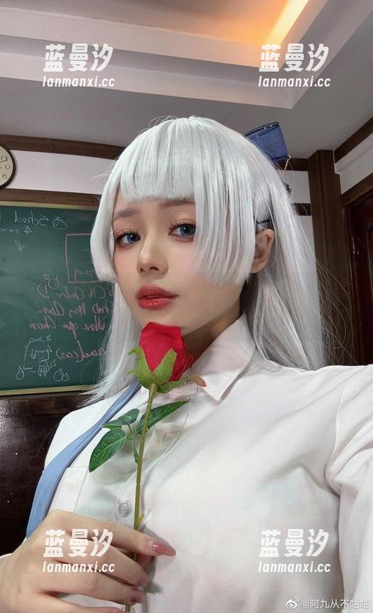 高清九言学妹作品大赏：艺术摄影与青春气息的完美融合.txt
