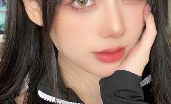走进九言艾米莉亚全集：温馨与艺术交织的精彩作品集.txt