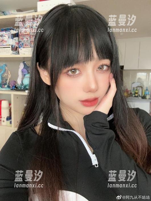 走进九言艾米莉亚全集：温馨与艺术交织的精彩作品集.txt