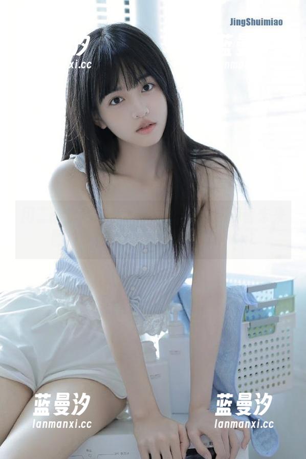 用二阶堂宅绘子的镜头捕捉精选初音未来图片，感受次元带来的震撼.txt