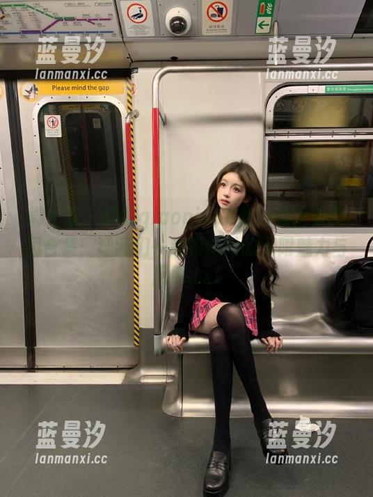 微密圈 - 俏妞qiaoniu66姐姐的优雅美图合集：让我们一起领略她的无限魅力与风情.txt
