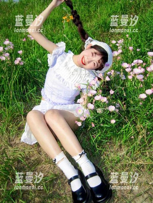 克拉女神 - 千万别错过！大阳吊带高清套图带你体验别样的视觉风暴与魅力！.txt