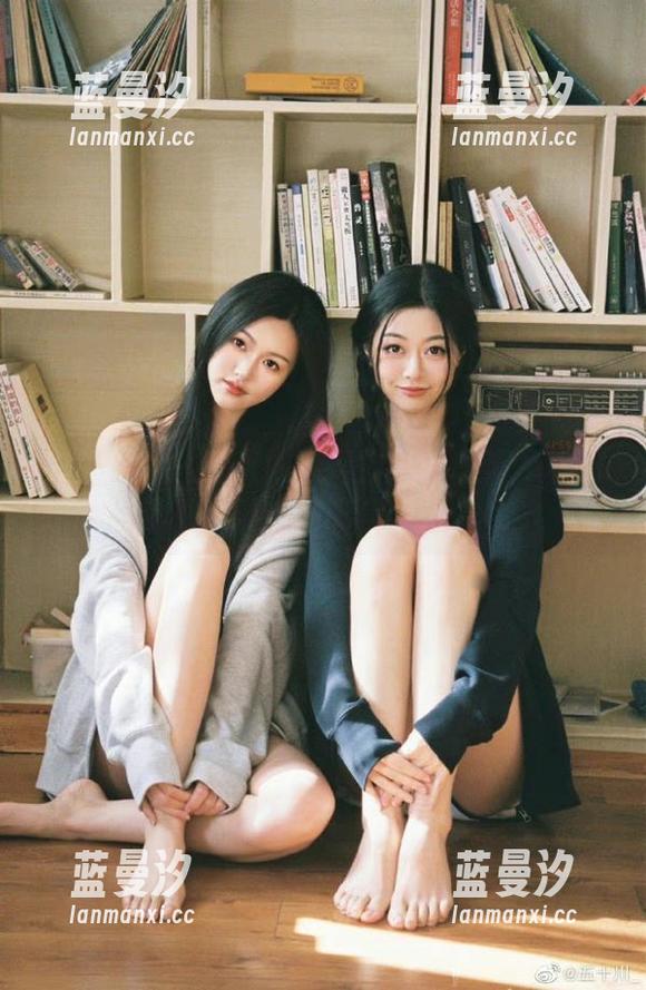 克拉女神 - 夏天的回忆：小芹高清写真记录着缤纷的色彩与梦想.txt