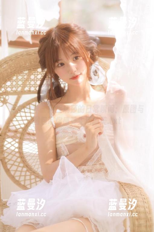 克拉女神 - 捕捉瑞莎的日常瞬间：原图与图包带你感受生活的美.txt