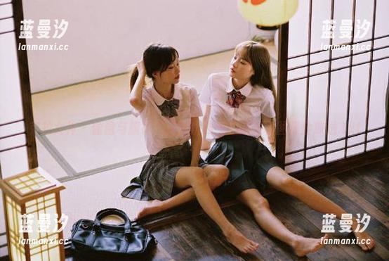 克拉女神 - 盈盈与旗袍：传递优雅气息的福利图集全放送.txt