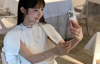 克拉女神 – 芊芊的时尚连衣裙合集，免费下载她的优雅瞬间，成为你的穿搭灵感源泉！.txt