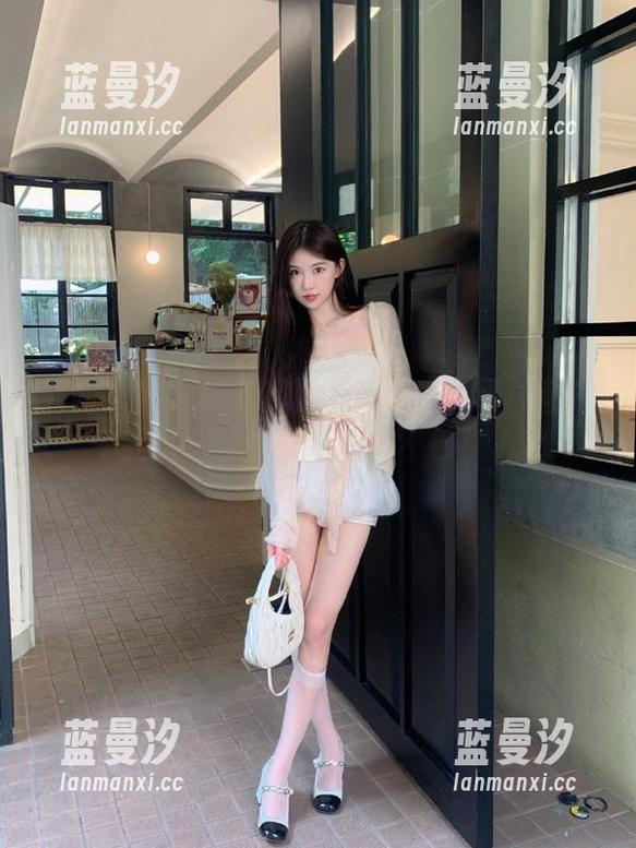 克拉女神 - 颖儿御姐风的写真分享：图片中的每一帧都让人心动不已！.txt