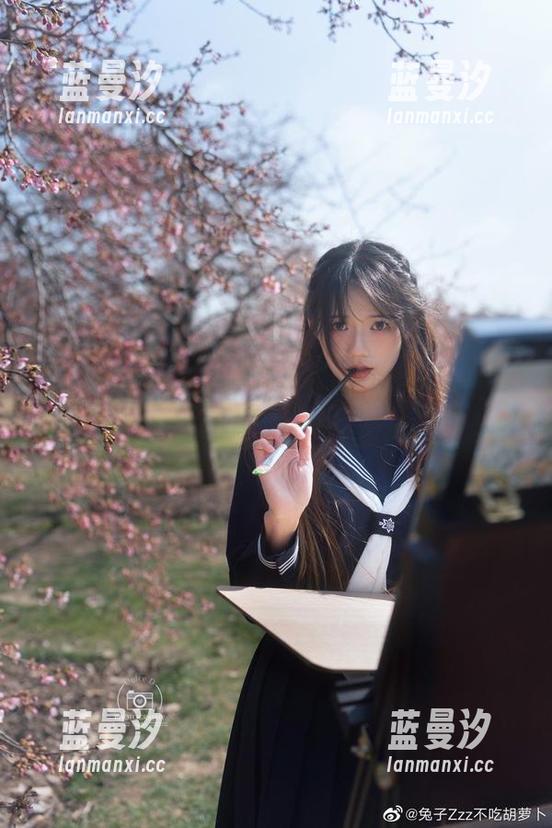 探索兔子Zzz不吃胡萝卜纯白视觉，观看她的精美写真图包，别有一番风味！.txt