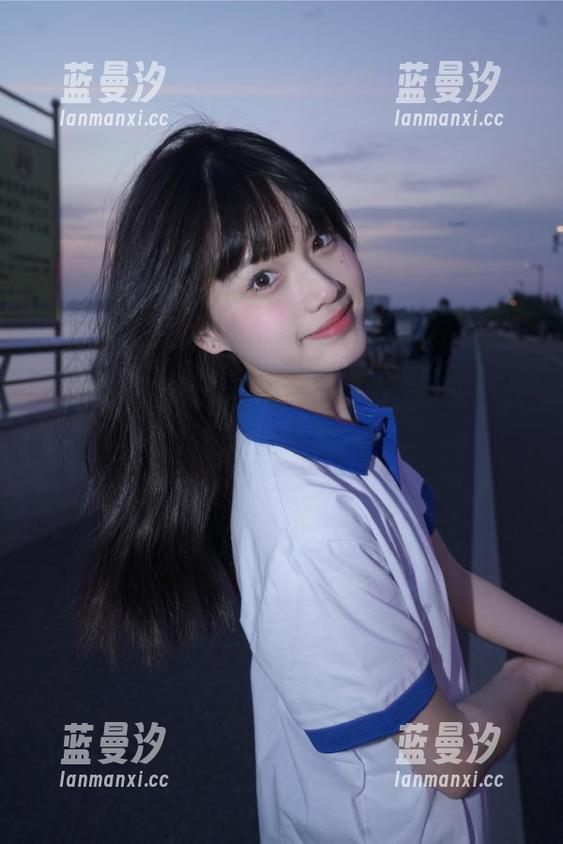 爱不释手的兔玩映画私房图集，小天鹅女仆的清新气息.txt