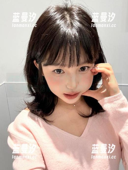 微密圈 - 十万口草莓粥粥夏天作品网盘发布，瞬间定格纯真与清凉的夏日风情.txt
