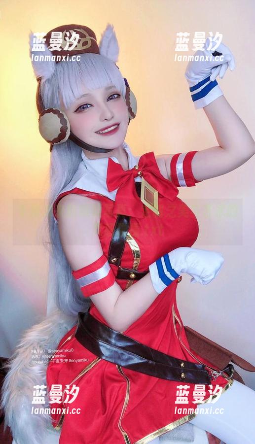 千夜未来的眼镜写真：定制之美与艺术的灵感碰撞.txt