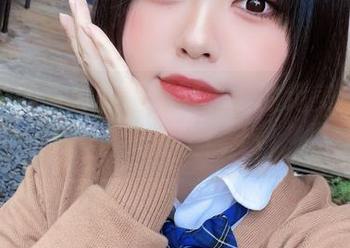 半半子的写真秘籍：网盘中的绝美“秘书”合集奉上！.txt