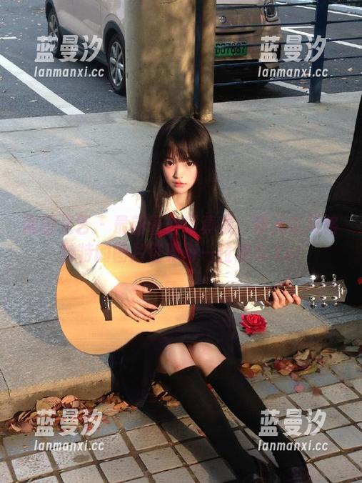 南国足艺 - 最新蕾丝写真集：静儿以风格独特的图片征服每一位观众.txt