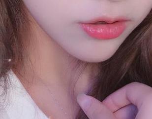 福利满满！啾小妍Deer的金发芭比作品带你领略美丽新视界.txt