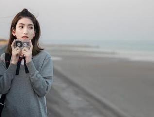 喵糖映画红色小红帽，让我们一起观看这部写真作品的精彩瞬间！.txt