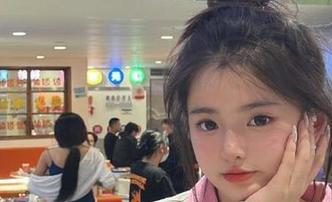 观看喵糖映画狂三黑丝旗袍，感受照片合集的极致美感.txt
