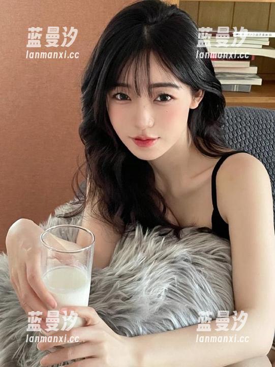 奇妙时光：喵糖映画萝莉少女写真图集，与童心共舞.txt