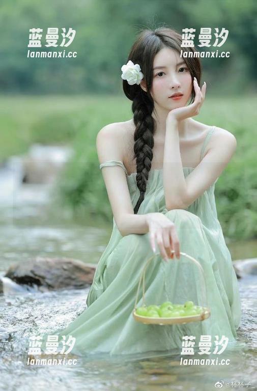 嗲囡囡 - 你见过如此精彩的黑丝写真吗？史雯Swan在图库中的表现让人感受到不同寻常的魅力！.txt