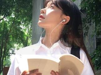 嗲囡囡 – 周于希私房图集：学姐用镜头讲述的不为人知的故事.txt
