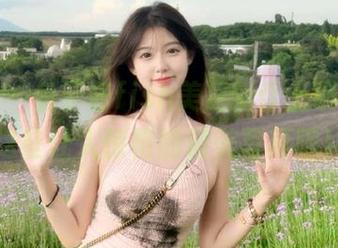 嗲囡囡 – 鱼子酱fish美足新作上线，在线分享这些让人惊艳的精美写真吧！.txt