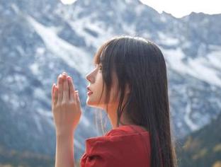 不可错过的坏露露香宝体操服写真集，更新瞬间点燃你的少女心！.txt