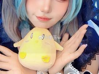 墨玉M的白衬衫拍摄作品，捕捉每一个动人的瞬间美图与壁纸.txt