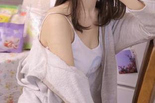 大生模拍 – 震撼更新！雨桐携美图揭秘白色旗袍的穿搭误区，别再傻傻穿错了！.txt