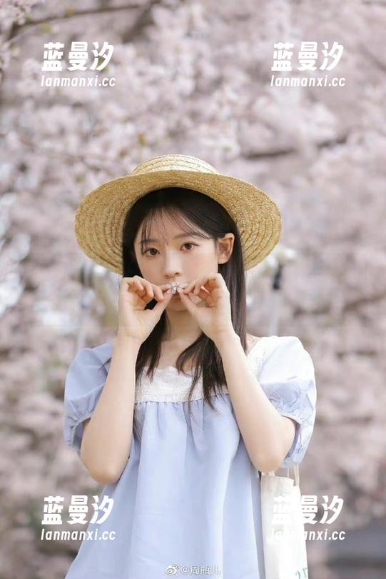 头条女神 - 在这本乔安旗袍图包中，感受每一件作品背后的故事与情怀！.txt