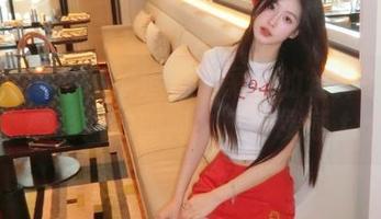 头条女神 – 在线追踪李丽莎的连体衣作品，感受她的时尚之旅与灵感.txt