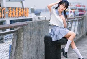 头条女神 – 在王竹油亮的世界中旅行：图包合集展示独特的摄影视角与风格.txt