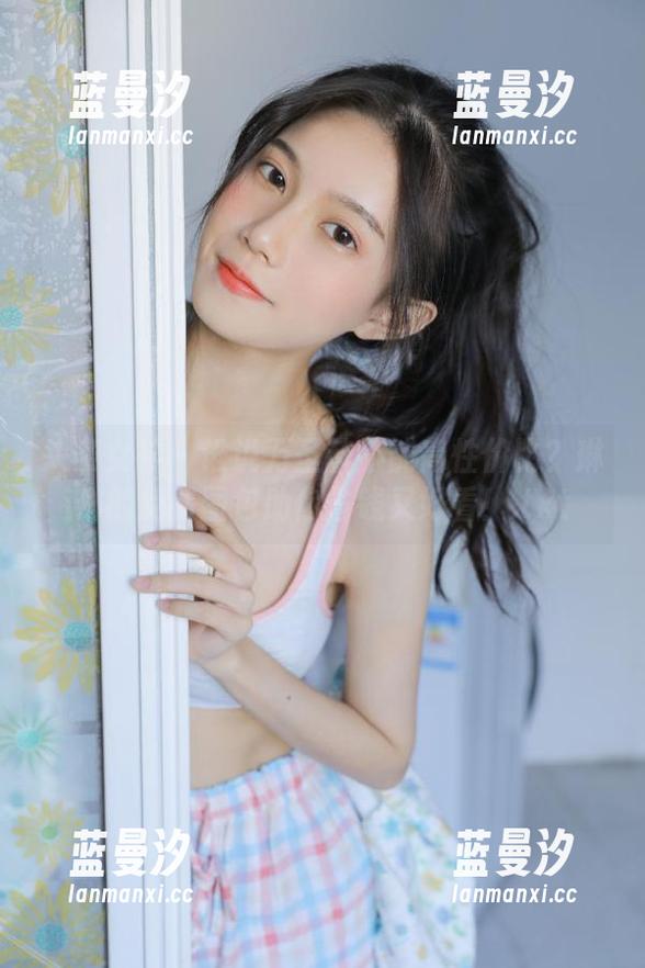 头条女神 - 谁说万圣节不能高性价比？琳琳的免费图包助你省钱又好看！.txt