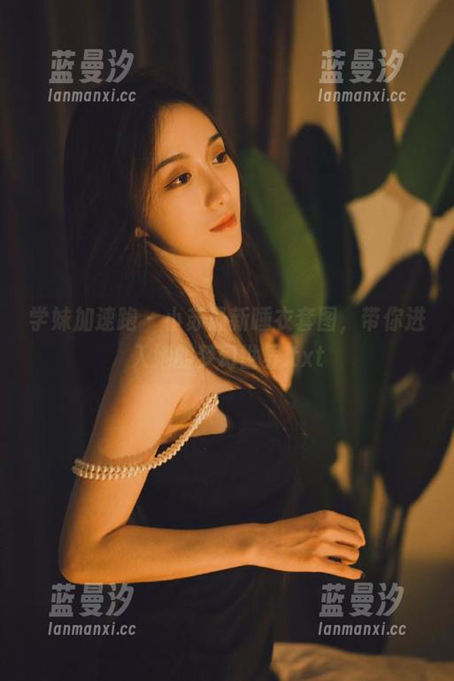 学妹加速跑 - 小苏最新睡衣套图，带你进入她的梦幻世界.txt
