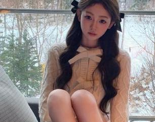 微密圈 – 小u优优子年度精选秘书写真，带你领略独特的艺术之美.txt