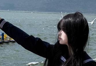 尤果网 – 含含内衣写真旅程：在图库中邂逅她独特的魅力与风格.txt