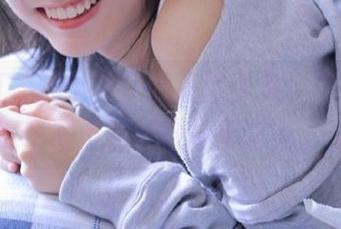 尤果网 – 周于希空姐高清图集，带你领略空中服务的无与伦比之美.txt