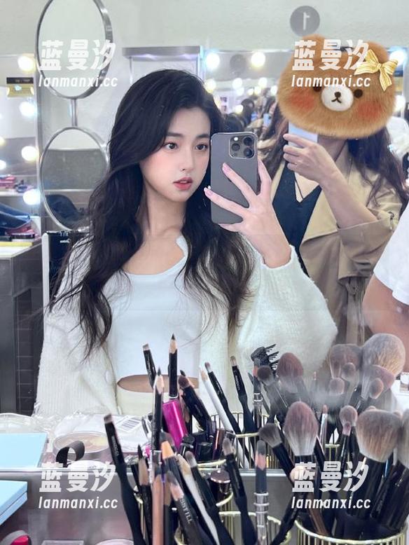 尤果网 - 甜蜜的瞬间：夏倪可ella花嫁写真图集带你走进幸福.txt
