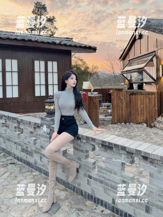 尤果网 - 从小喜的定制内衣写真中，学会用美丽包装自己的所有小秘密！.txt