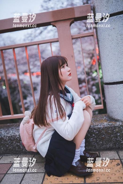 尤果网 - 王雨纯最新户外写真套图，感受阳光与自然的完美结合，尽在这里！.txt