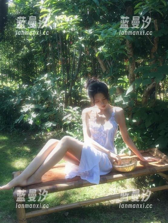 尤果网 - 谭晓彤美脚原图大放送，免费体验视觉的享受！.txt