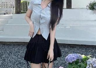 尤果网 – 欣赏霓梓心的牛仔裤写真，让你的壁纸焕然一新！.txt