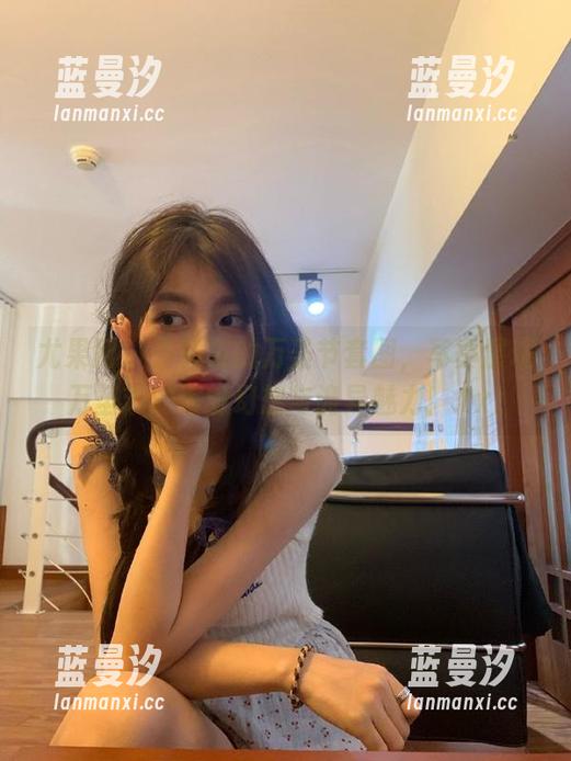 尤果网 - 齐贝贝的万圣节套图，写真展现万圣节的缤纷幻想与诡异魅力！.txt