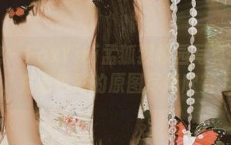 尤物馆 – FoxYini孟狐狸校园写真新作解析，充满色彩的原图尽情欣赏.txt