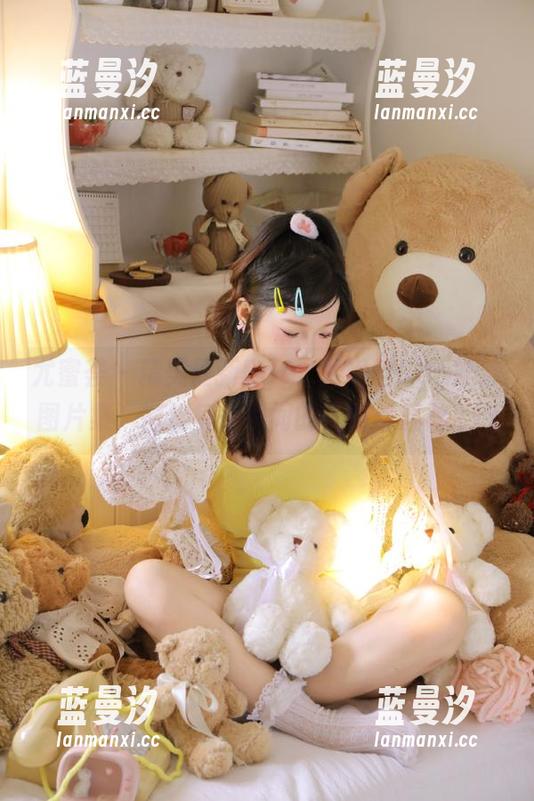 尤蜜荟 - 精美最新Egg_尤妮丝Egg婚纱图片集，捕捉每一瞬间的优雅与温柔.txt