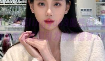尤蜜荟 – 邂逅lingyu69的性感：丝袜原图与丰富套图引发视觉盛宴.txt