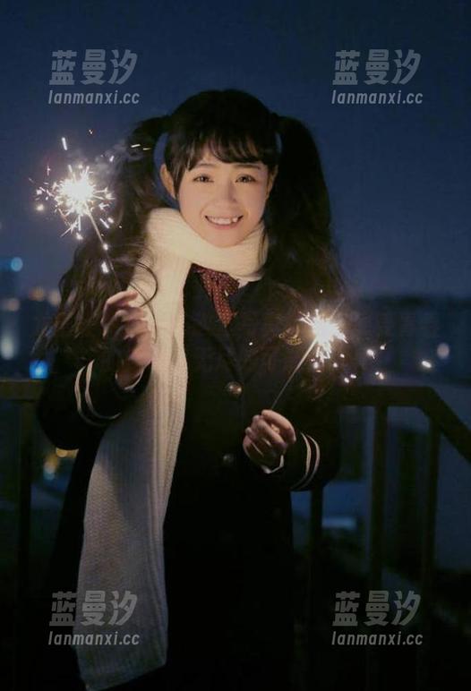 尤蜜荟 - 允尔的教室写真精选：感受青春的律动与无尽的可能性.txt
