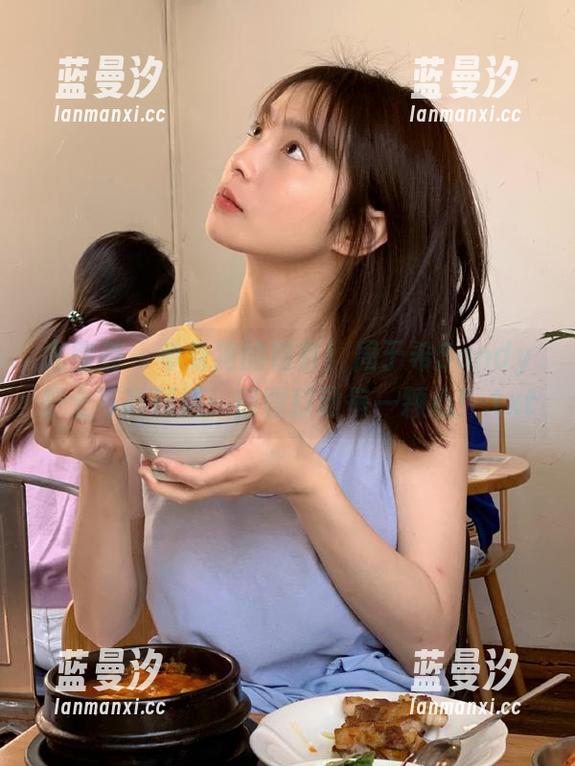 尤蜜荟 - 单身狗的福音！周于希Sandy护士写真精选：原图打动每一颗心！.txt